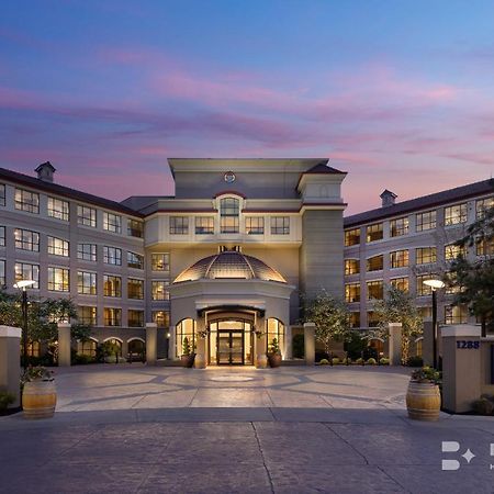The Royal Kelowna - Bellstar Hotels & Resorts Ngoại thất bức ảnh