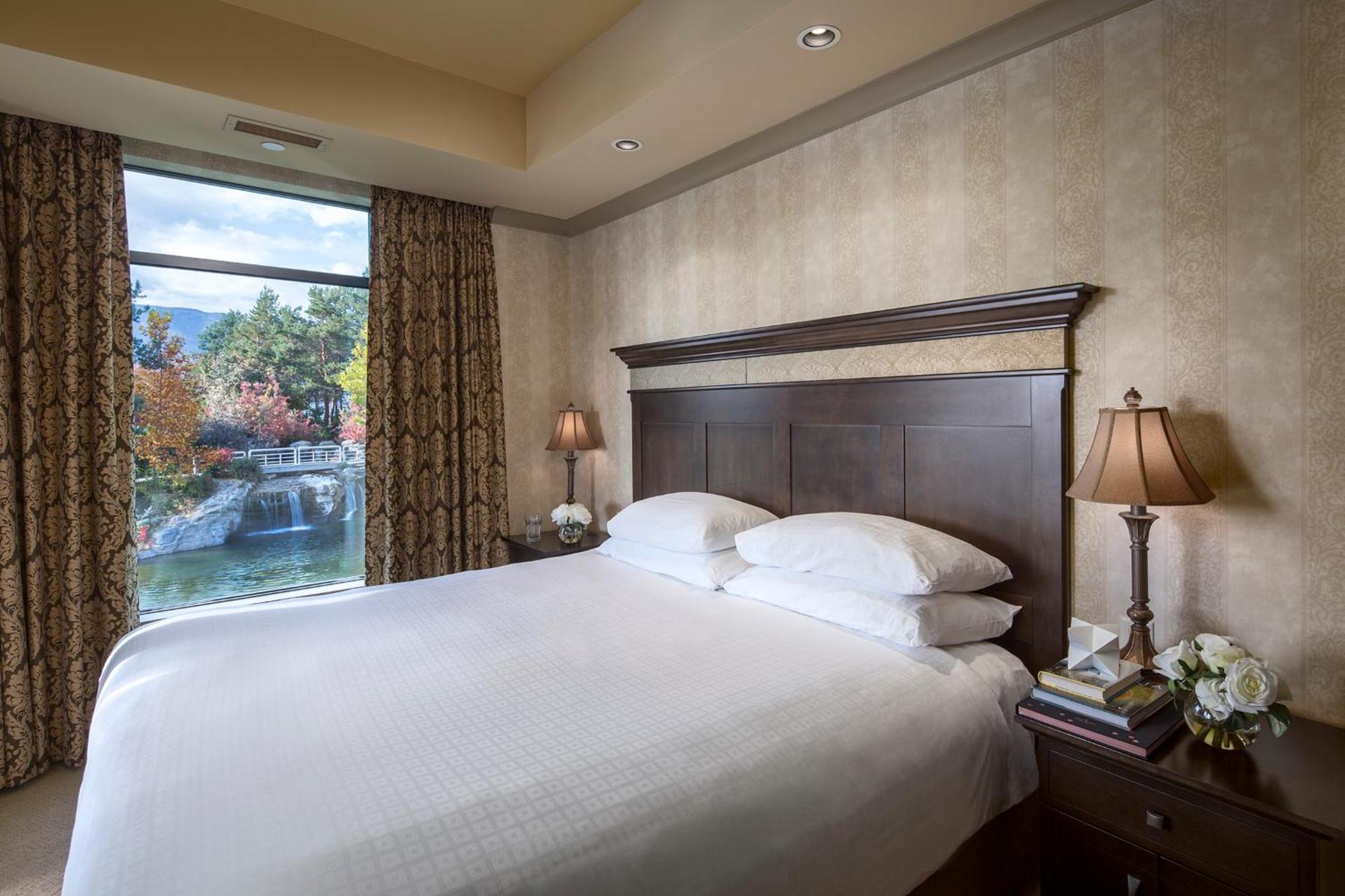 The Royal Kelowna - Bellstar Hotels & Resorts Ngoại thất bức ảnh